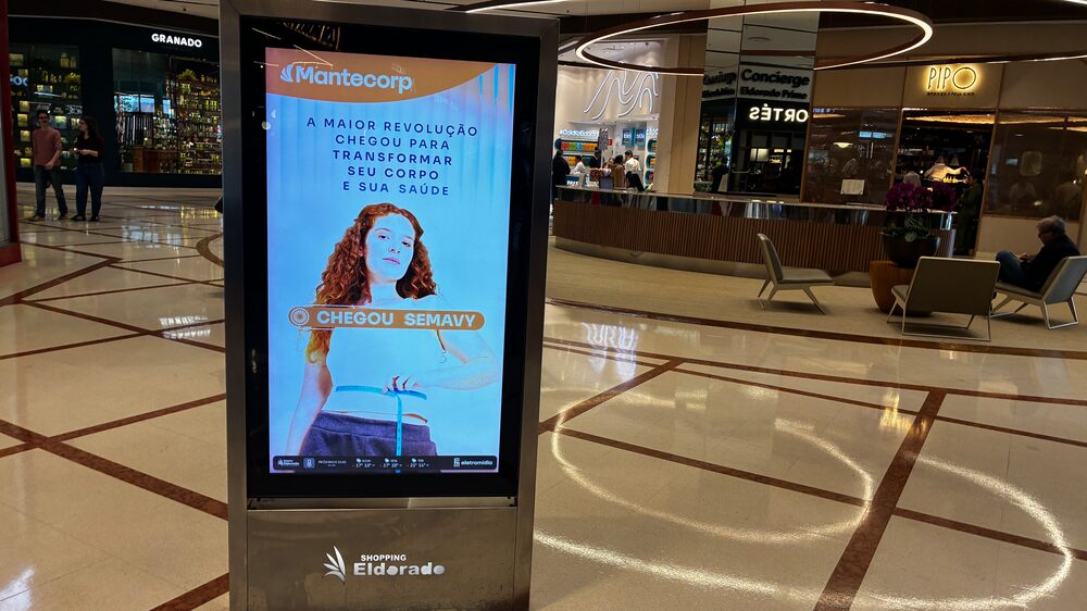 Anúncio do Semavy, da Hypera, no Shopping Eldora Anúncio do Semavy, da Hypera, no Shopping Eldora