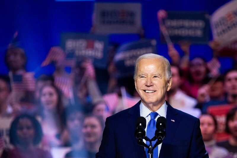 El presidente de EE.UU., Joe Biden, en un mitin de la campaña por la libertad reproductiva en la Universidad George Mason en Manassas, Virginia, EE.UU., el martes 23 de enero de 2024. El presidente de EE.UU., Joe Biden, en un mitin de la campaña por la libertad reproductiva en la Universidad George Mason en Manassas, Virginia, EE.UU., el martes 23 de enero de 2024.