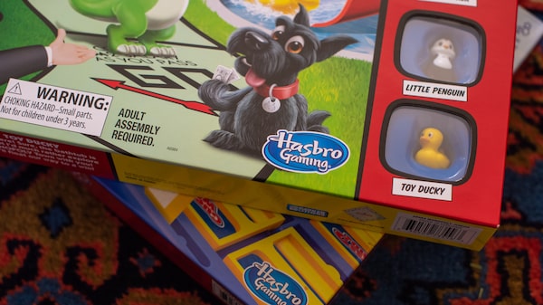 Mattel vs. Hasbro: la batalla por los juguetes pasa del árbol de Navidad a Wall Street Mattel vs. Hasbro: la batalla por los juguetes pasa del árbol de Navidad a Wall Street