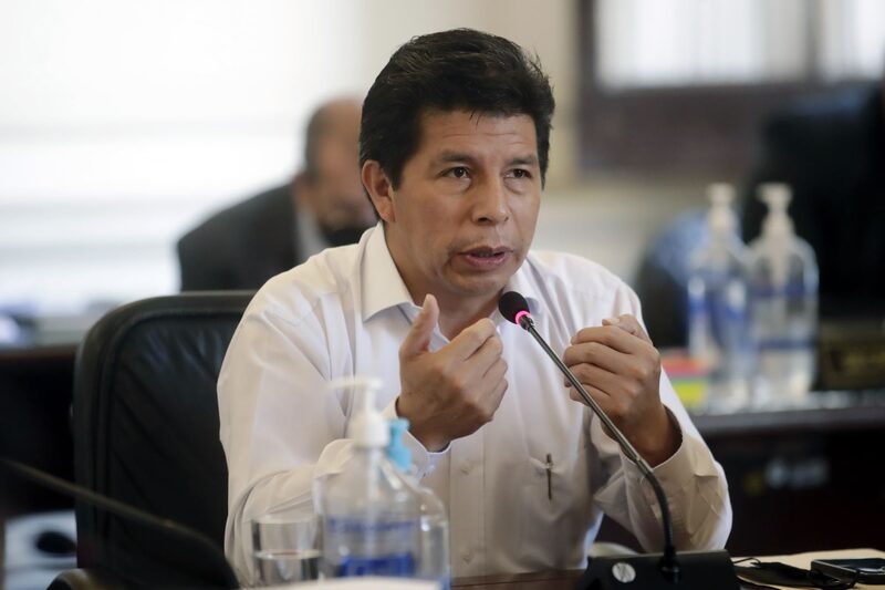 Pedro Castillo lideró este lunes una sesión extraordinaria del Consejo de Ministros que revisaba el proyecto de ley de consulta popular sobre una nueva Constitución Política del Perú. Este proyecto ya fue enviado al Congreso. Pedro Castillo lideró este lunes una sesión extraordinaria del Consejo de Ministros que revisaba el proyecto de ley de consulta popular sobre una nueva Constitución Política del Perú. Este proyecto ya fue enviado al Congreso.