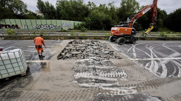 Onda de calor gera rachaduras em rodovia sem limite de velocidade da Alemanha Onda de calor gera rachaduras em rodovia sem limite de velocidade da Alemanha