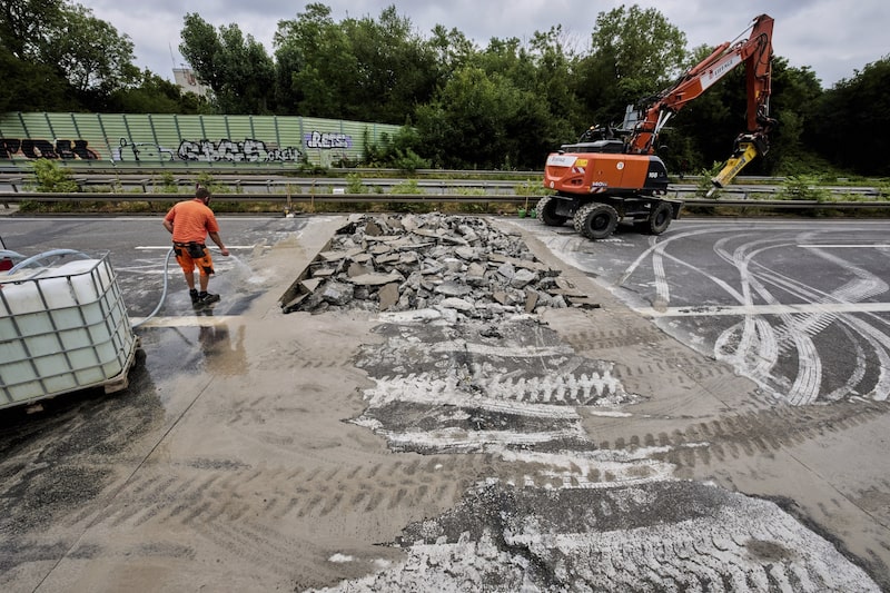 Temperaturas de até 39°C fizeram com que o material da autobahn se expandisse e rachasse as estradas Temperaturas de até 39°C fizeram com que o material da autobahn se expandisse e rachasse as estradas