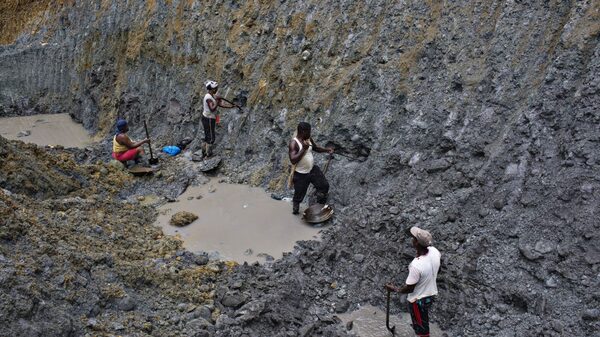 Colombia alista creación de empresa con la que espera acabar el mercado ilegal de oro Colombia alista creación de empresa con la que espera acabar el mercado ilegal de oro