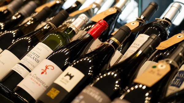 Por que o vinho francês é caro no Brasil. E como uma importadora tenta mudar isso Por que o vinho francês é caro no Brasil. E como uma importadora tenta mudar isso