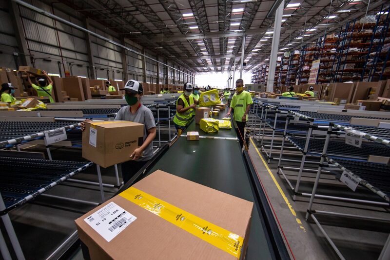 No início deste mês, o Mercado Livre havia divulgado planos para aumentar sua capacidade logística no Brasil No início deste mês, o Mercado Livre havia divulgado planos para aumentar sua capacidade logística no Brasil