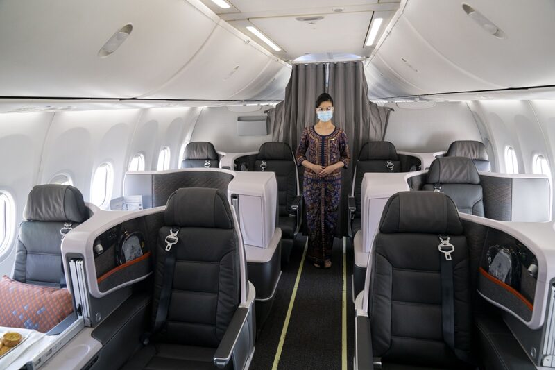 Classe executiva da Singapore Airlines em um Boeing 737 Max 8: conforto menos acessível em diferentes companhias conforme os preços disparam Classe executiva da Singapore Airlines em um Boeing 737 Max 8: conforto menos acessível em diferentes companhias conforme os preços disparam