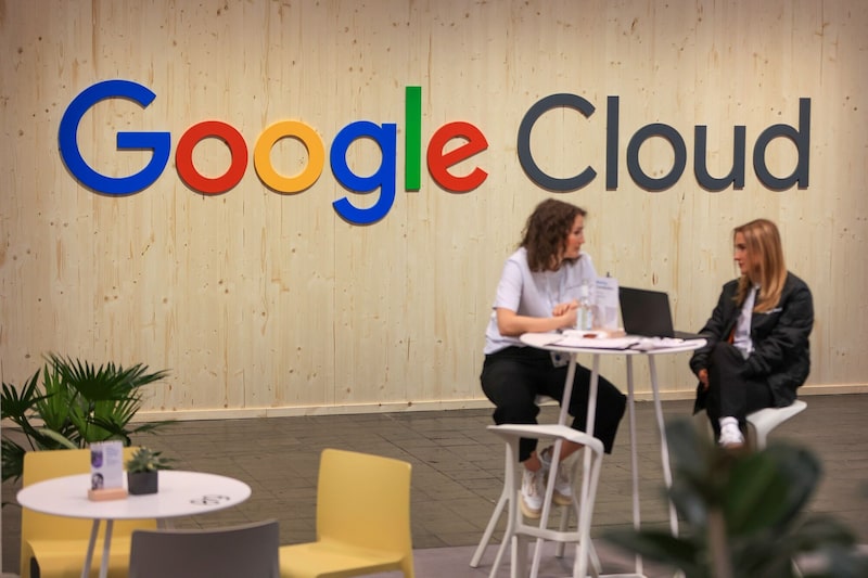 Un portavoz de Google dijo en un comunicado que la compañía sigue haciendo ajustes para “satisfacer las necesidades de nuestros clientes y la oportunidad significativa por delante”. Un portavoz de Google dijo en un comunicado que la compañía sigue haciendo ajustes para “satisfacer las necesidades de nuestros clientes y la oportunidad significativa por delante”.