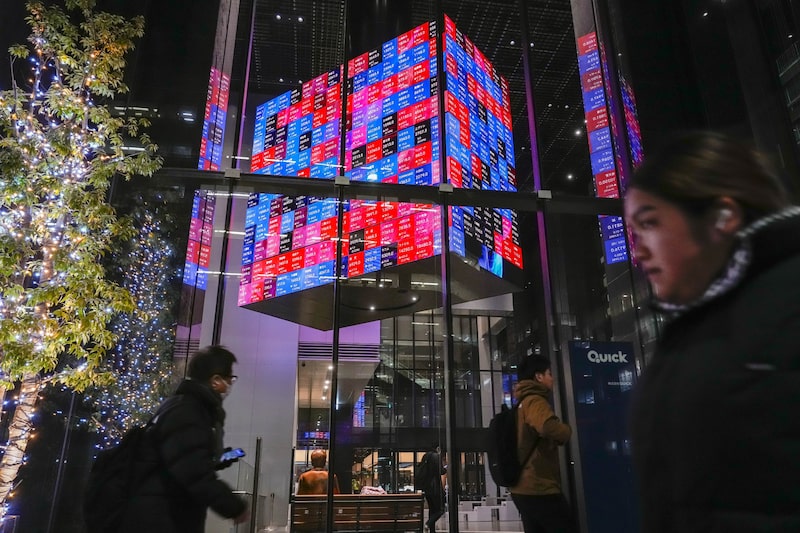 El dólar se fortaleció frente a la mayoría de sus homólogos del Grupo de los Diez, mientras que la rentabilidad del Tesoro estadounidense a 10 años subió 3 puntos básicos, hasta el 4,5%, en la reapertura del mercado de renta fija el martes tras el festivo del Día de los Presidentes. El dólar se fortaleció frente a la mayoría de sus homólogos del Grupo de los Diez, mientras que la rentabilidad del Tesoro estadounidense a 10 años subió 3 puntos básicos, hasta el 4,5%, en la reapertura del mercado de renta fija el martes tras el festivo del Día de los Presidentes.