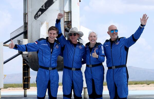 Blue Origin frena el turismo espacial: apuesta total por la Luna en 2026