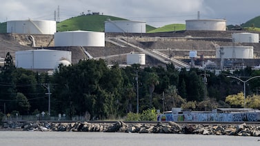 El petróleo retrocede por debajo de los US$100 tras declaraciones de Trump sobre Irán El petróleo retrocede por debajo de los US$100 tras declaraciones de Trump sobre Irán