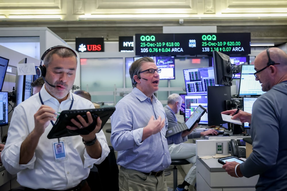 Traders On The Floor Of The New York Stock Exchange As Fed Chair Powell Holds New Conference Traders On The Floor Of The New York Stock Exchange As Fed Chair Powell Holds New Conference