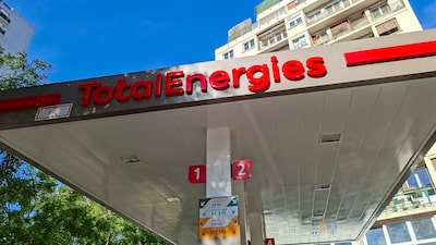 TotalEnergies aumenta dividendos e recompras com lucro elevado por alta do petróleo TotalEnergies aumenta dividendos e recompras com lucro elevado por alta do petróleo