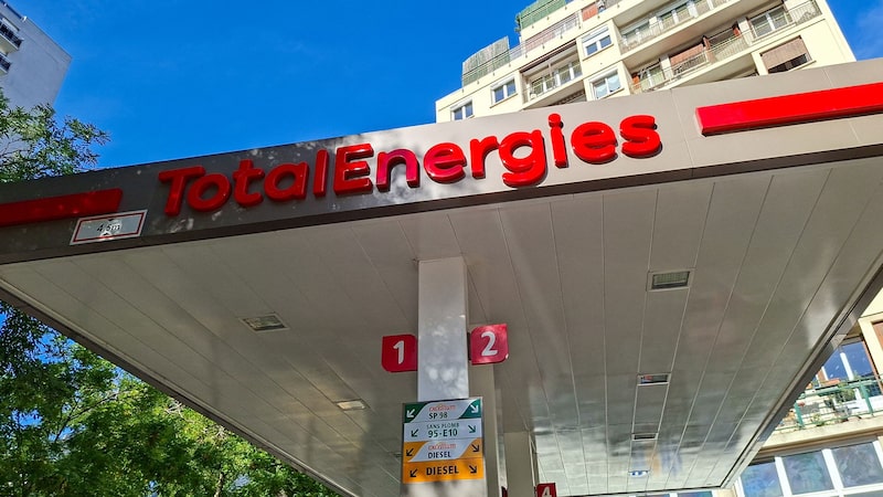 TotalEnergies aumenta dividendos e recompras com lucro elevado por alta do petróleo TotalEnergies aumenta dividendos e recompras com lucro elevado por alta do petróleo