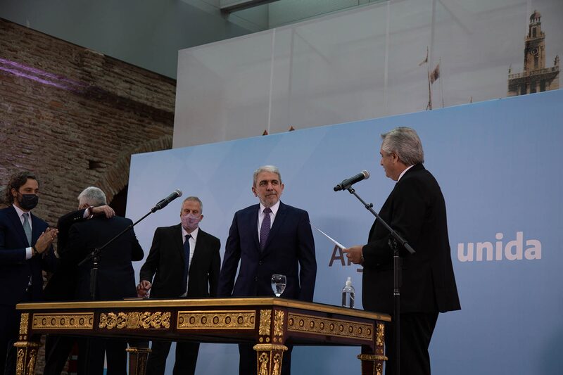 Al asumir el cargo, junto al presidente Alberto Fernández Al asumir el cargo, junto al presidente Alberto Fernández