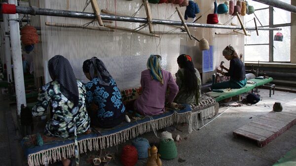 EE.UU. amplía el embargo a China por trabajo forzoso y suspende a dos nuevas empresas EE.UU. amplía el embargo a China por trabajo forzoso y suspende a dos nuevas empresas