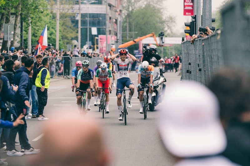 El recorrido del Giro d’Italia 2026 suma 3.459 kilómetros, con 48.550 metros de desnivel acumulado a lo largo de 21 etapas. El recorrido del Giro d’Italia 2026 suma 3.459 kilómetros, con 48.550 metros de desnivel acumulado a lo largo de 21 etapas.