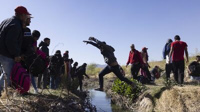 Venezuela dice que dejará de aceptar deportados de EE.UU. si le renuevan sanciones Venezuela dice que dejará de aceptar deportados de EE.UU. si le renuevan sanciones