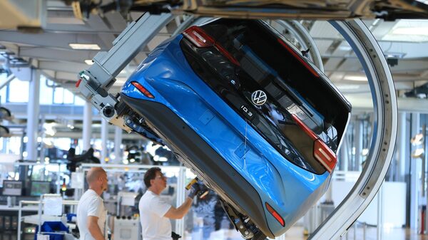 Volkswagen corta projeções para o ano com impacto de US$ 1,5 bi das tarifas de Trump Volkswagen corta projeções para o ano com impacto de US$ 1,5 bi das tarifas de Trump