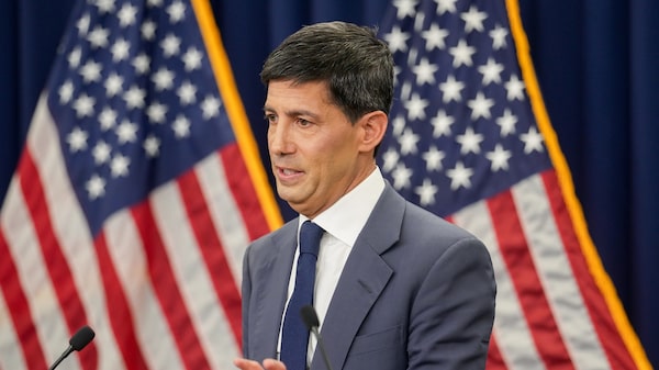 Sob Warsh, Fed prioriza combate a inflação e derruba operação pró-ouro e bitcoin Sob Warsh, Fed prioriza combate a inflação e derruba operação pró-ouro e bitcoin