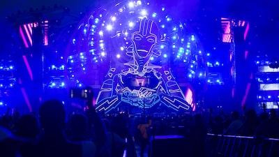 A balada acabou? Como o celular está transformando as pistas de dança pelo mundo A balada acabou? Como o celular está transformando as pistas de dança pelo mundo