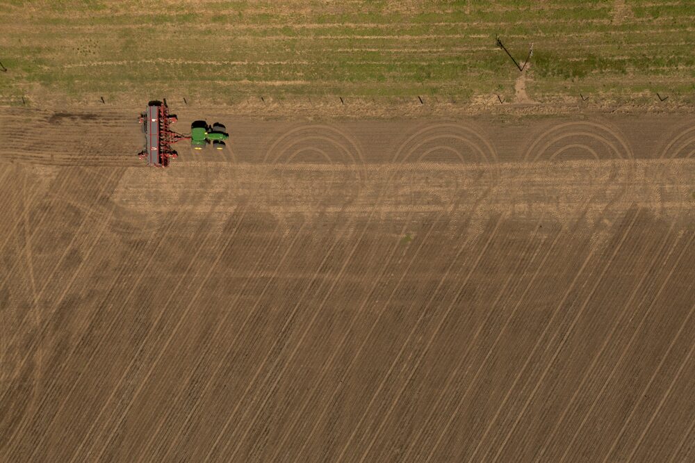 Terras agrícolas são preparadas para o plantio de soja perto de Rosário, Argentina. (Foto: Sebastian Lopez Brach/Bloomberg) Terras agrícolas são preparadas para o plantio de soja perto de Rosário, Argentina. (Foto: Sebastian Lopez Brach/Bloomberg)