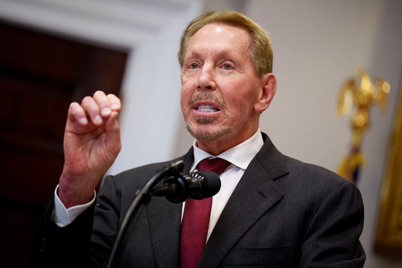 Larry Ellison, cofundador, director de tecnología (CTO) y presidente ejecutivo de Oracle, habla durante una conferencia de prensa con el presidente de los Estados Unidos, Donald Trump, en el Salón Roosevelt de la Casa Blanca, el 21 de enero de 2025, en Washington, DC. Larry Ellison, cofundador, director de tecnología (CTO) y presidente ejecutivo de Oracle, habla durante una conferencia de prensa con el presidente de los Estados Unidos, Donald Trump, en el Salón Roosevelt de la Casa Blanca, el 21 de enero de 2025, en Washington, DC.