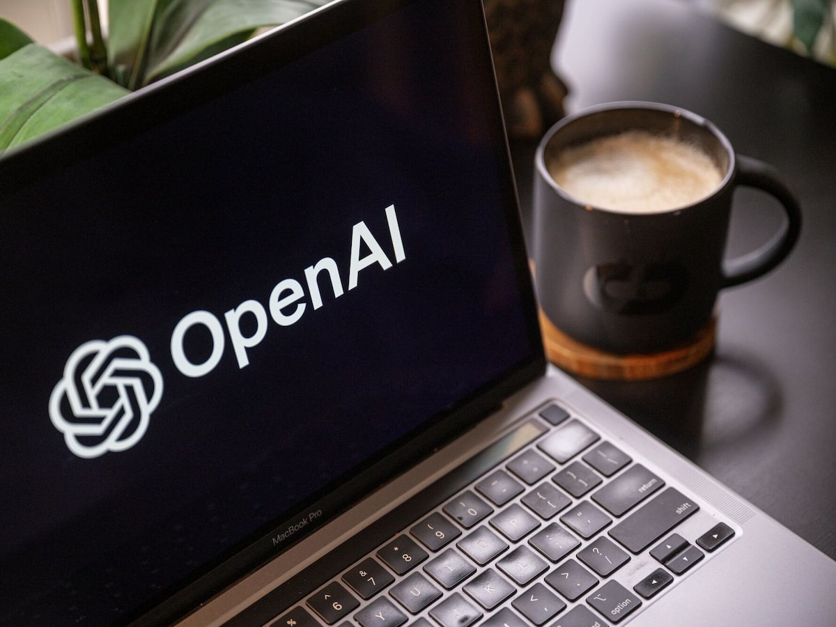 OpenAI altavoz inteligente revolucionario en el hogar