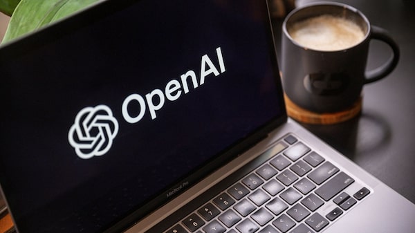 OpenAI alista su primer dispositivo: un altavoz con IA sin pantalla para el hogar OpenAI alista su primer dispositivo: un altavoz con IA sin pantalla para el hogar