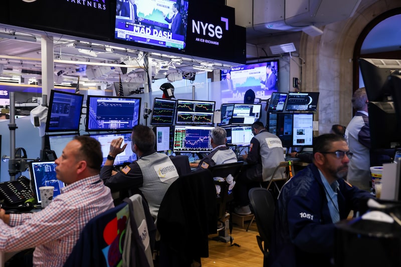 Traders work on the floor of the New York Stock Exchange (NYSE) in New York, US, on Tuesday, May 26, 2026. Wall Street kicked off the holiday-shortened week with stocks joining bonds higher as hopes for a peace deal between the US and Iran overshadowed military strikes in the Persian Gulf. Photographer: Michael Nagle/Bloomberg Traders work on the floor of the New York Stock Exchange (NYSE) in New York, US, on Tuesday, May 26, 2026. Wall Street kicked off the holiday-shortened week with stocks joining bonds higher as hopes for a peace deal between the US and Iran overshadowed military strikes in the Persian Gulf. Photographer: Michael Nagle/Bloomberg
