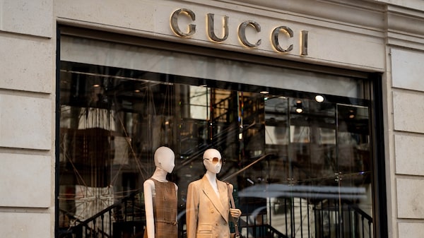 Depende de Chanel y Gucci hacer que el lujo vuelva a importar Depende de Chanel y Gucci hacer que el lujo vuelva a importar