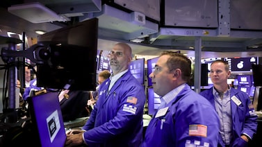 Wall Street rebota con apoyo del crudo y los bonos mientras el mercado evalúa rumbo de la Fed Wall Street rebota con apoyo del crudo y los bonos mientras el mercado evalúa rumbo de la Fed