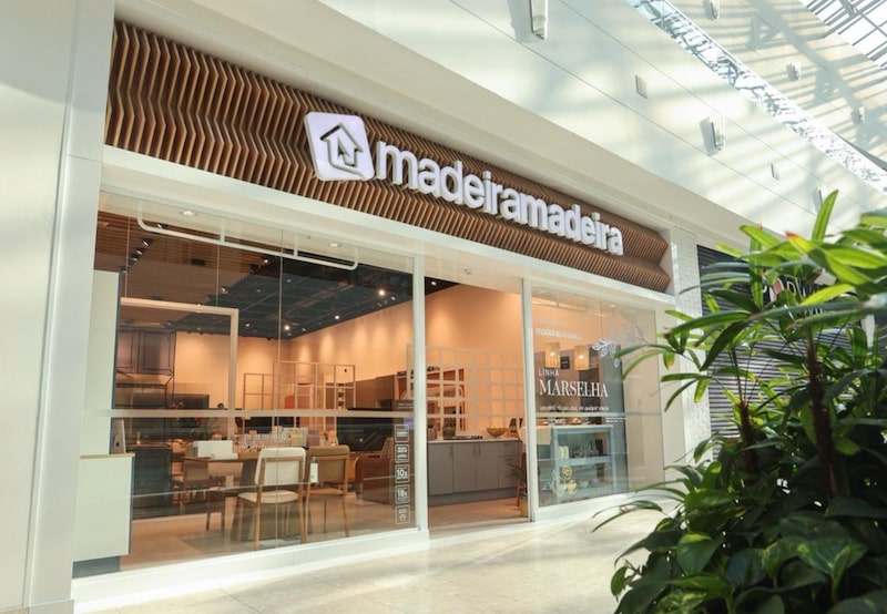Loja da MadeiraMadeira em shopping: a varejista combina a venda digital com pontos físicos e, segundo o CFO, ganha clientes de concorrentes em retração no mercado de móveis Loja da MadeiraMadeira em shopping: a varejista combina a venda digital com pontos físicos e, segundo o CFO, ganha clientes de concorrentes em retração no mercado de móveis