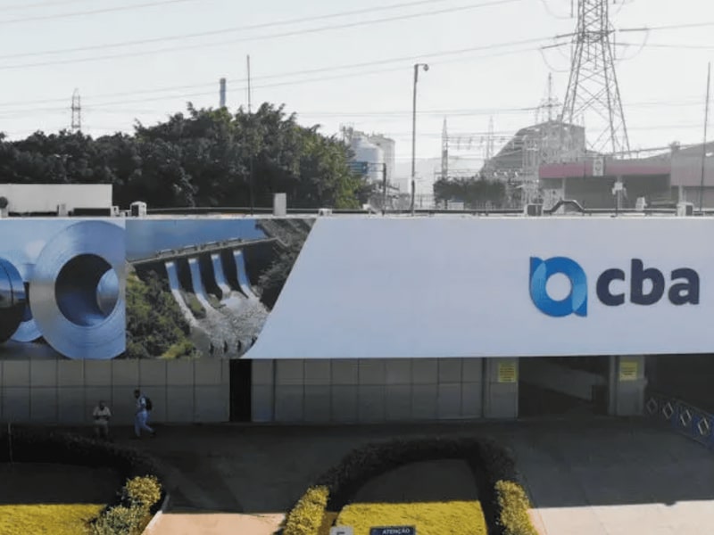 A CBA (Companhia Brasileira de Alumínio) pertence ao Grupo Votorantim, da família Ermírio de Moraes, até que a venda do controle para a Chinalco e a Rio Tinto seja aprovada (Foto: Reprodução/CBA) A CBA (Companhia Brasileira de Alumínio) pertence ao Grupo Votorantim, da família Ermírio de Moraes, até que a venda do controle para a Chinalco e a Rio Tinto seja aprovada (Foto: Reprodução/CBA)