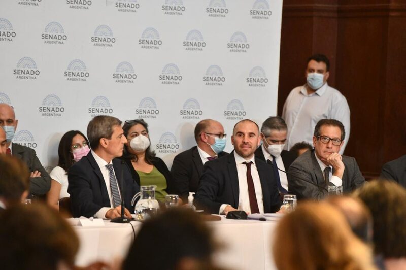 El ministro defendió el acuerdo con el FMI El ministro defendió el acuerdo con el FMI