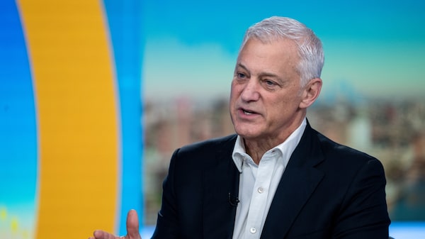 El CEO de StanChart advierte que la IA sustituirá al capital humano de menor valor El CEO de StanChart advierte que la IA sustituirá al capital humano de menor valor