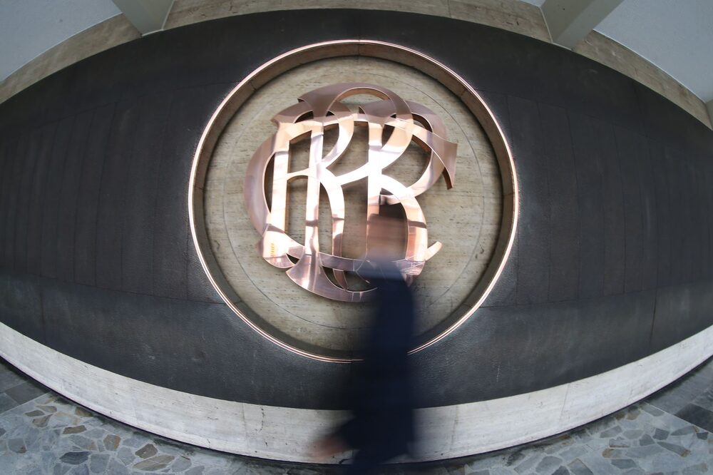 BCR sube tasa de interés de referencia en 0,25 puntos a 0,50%. BCR sube tasa de interés de referencia en 0,25 puntos a 0,50%.