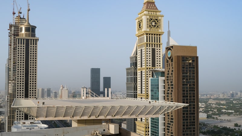 Filho de bilionário comprou ‘Big Ben de Dubai’ por US$ 120 mi. E já faturou US$ 600 mi Filho de bilionário comprou ‘Big Ben de Dubai’ por US$ 120 mi. E já faturou US$ 600 mi