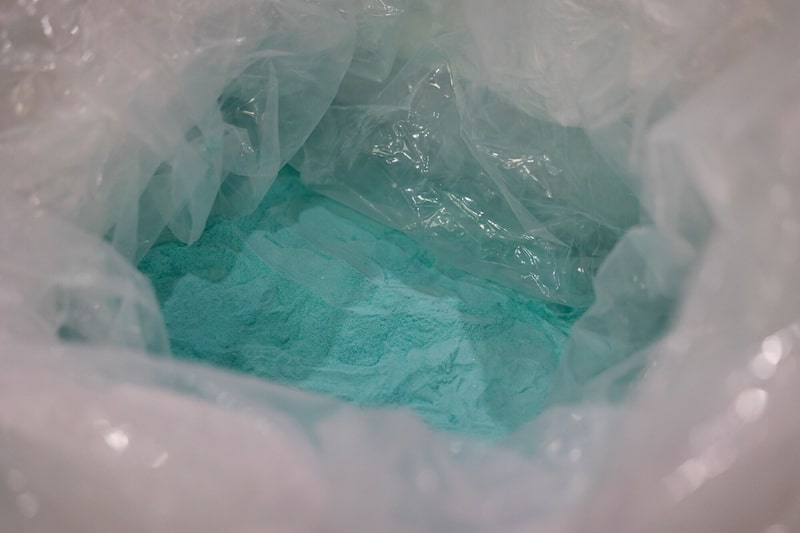 Sulfato de níquel en una bolsa en la fábrica de SungEel HiTech Co. en Gunsan, Corea del Sur, el martes 26 de abril de 2022. Sulfato de níquel en una bolsa en la fábrica de SungEel HiTech Co. en Gunsan, Corea del Sur, el martes 26 de abril de 2022.