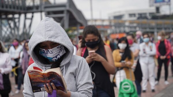 El ecuatoriano lee un libro al año, consume muchos videos y prefiere el reguetón El ecuatoriano lee un libro al año, consume muchos videos y prefiere el reguetón