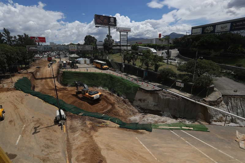 Tomar rutas alternas puede representar extender hasta 37 Kilómetros la entrega de un furgón, incrementando el costo total de flete interno a US$799.89, según datos de Agexport. Tomar rutas alternas puede representar extender hasta 37 Kilómetros la entrega de un furgón, incrementando el costo total de flete interno a US$799.89, según datos de Agexport.