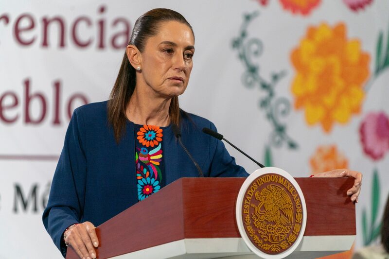 Claudia Sheinbaum, presidenta de México, habla durante una rueda de prensa en Palacio Nacional de Ciudad de México, México, el lunes 17 de noviembre de 2025. Fuente: Bloomberg Claudia Sheinbaum, presidenta de México, habla durante una rueda de prensa en Palacio Nacional de Ciudad de México, México, el lunes 17 de noviembre de 2025. Fuente: Bloomberg