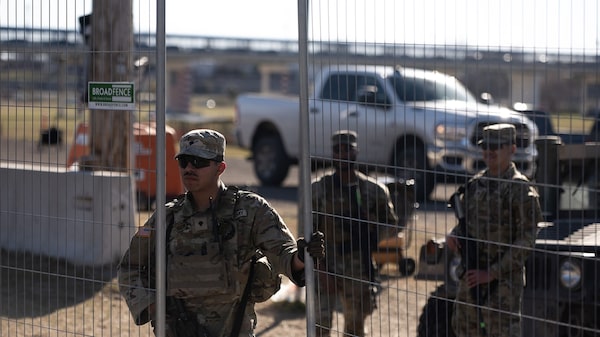 Donald Trump y Joe Biden se enfrentan en duelo de declaraciones en la frontera con México Donald Trump y Joe Biden se enfrentan en duelo de declaraciones en la frontera con México