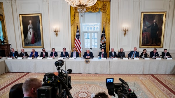 Los CEO de EE.UU. están en guardia mientras Trump sacude a las empresas con una serie de pedidos Los CEO de EE.UU. están en guardia mientras Trump sacude a las empresas con una serie de pedidos