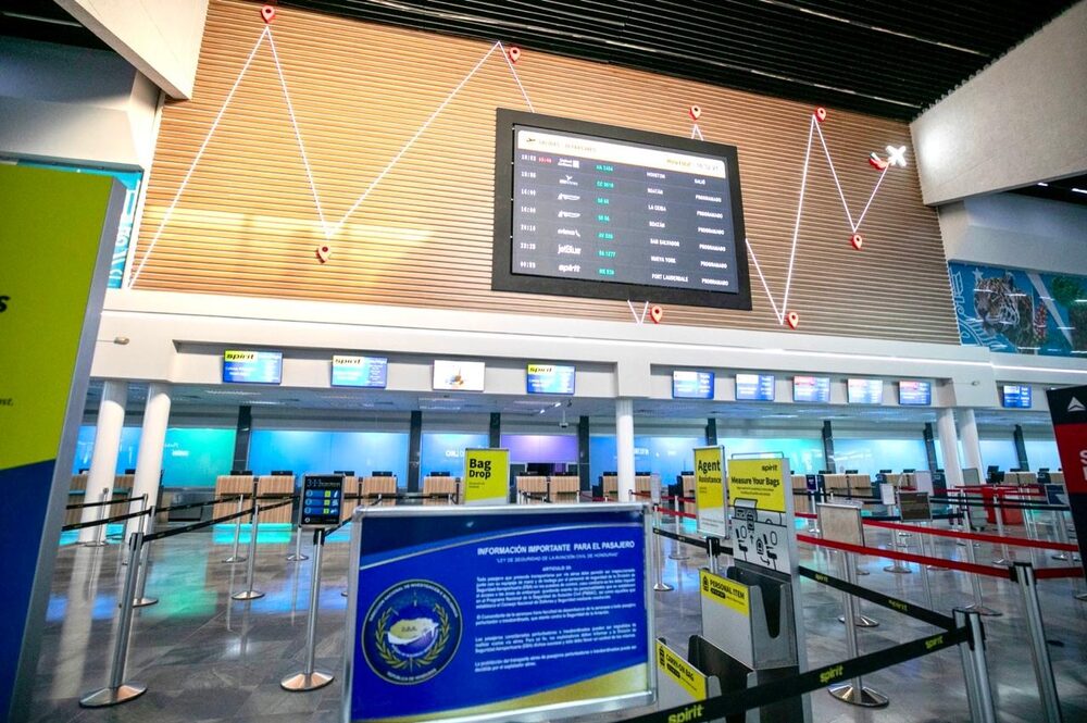 Actualmente operan unas 13 aerolíneas en el Villeda Morales. Actualmente operan unas 13 aerolíneas en el Villeda Morales.