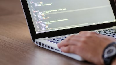 Surge alternativa para suplir la carencia de programadores en Colombia Surge alternativa para suplir la carencia de programadores en Colombia