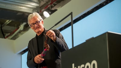 Homem mais rico do Reino Unido reorganiza sua fortuna de US$ 17 bilhões Homem mais rico do Reino Unido reorganiza sua fortuna de US$ 17 bilhões