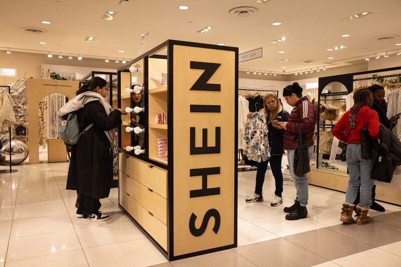 A Shein já foi avaliada em US$ 66 bilhões em uma rodada de financiamento em 2023 e em até US$ 100 bilhões em 2022 (Foto: Yuki Iwamura) A Shein já foi avaliada em US$ 66 bilhões em uma rodada de financiamento em 2023 e em até US$ 100 bilhões em 2022 (Foto: Yuki Iwamura)