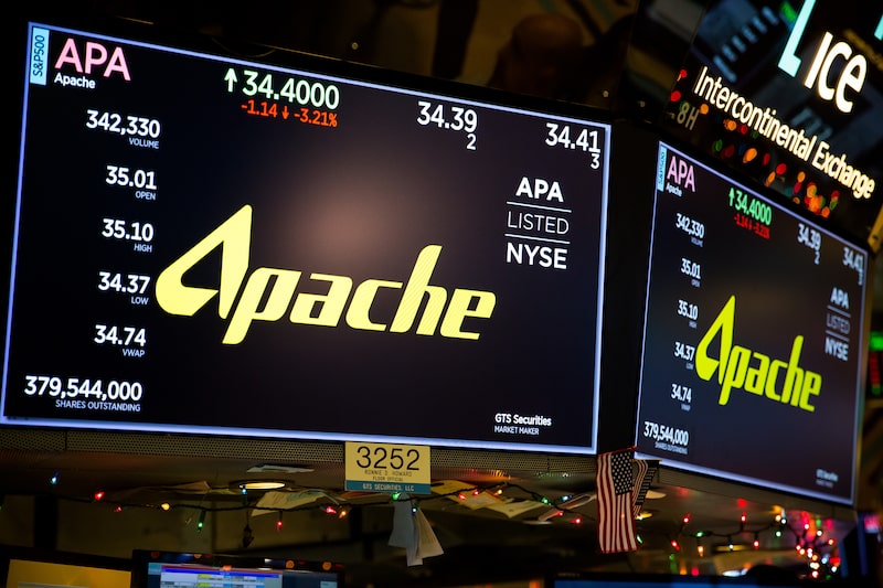 Trading On The Floor Of The NYSE As Stocks Fluctuate Trading On The Floor Of The NYSE As Stocks Fluctuate