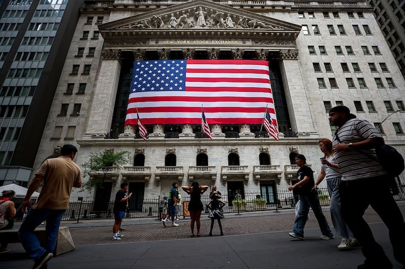 Parte do mercado começou a reavaliar a atratividade dos títulos do Tesouro e do dólar diante da percepção de que a política econômica de Washington voltou a se tornar difícil de interpretar (Foto: Bloomberg/Bloomberg) Parte do mercado começou a reavaliar a atratividade dos títulos do Tesouro e do dólar diante da percepção de que a política econômica de Washington voltou a se tornar difícil de interpretar (Foto: Bloomberg/Bloomberg)