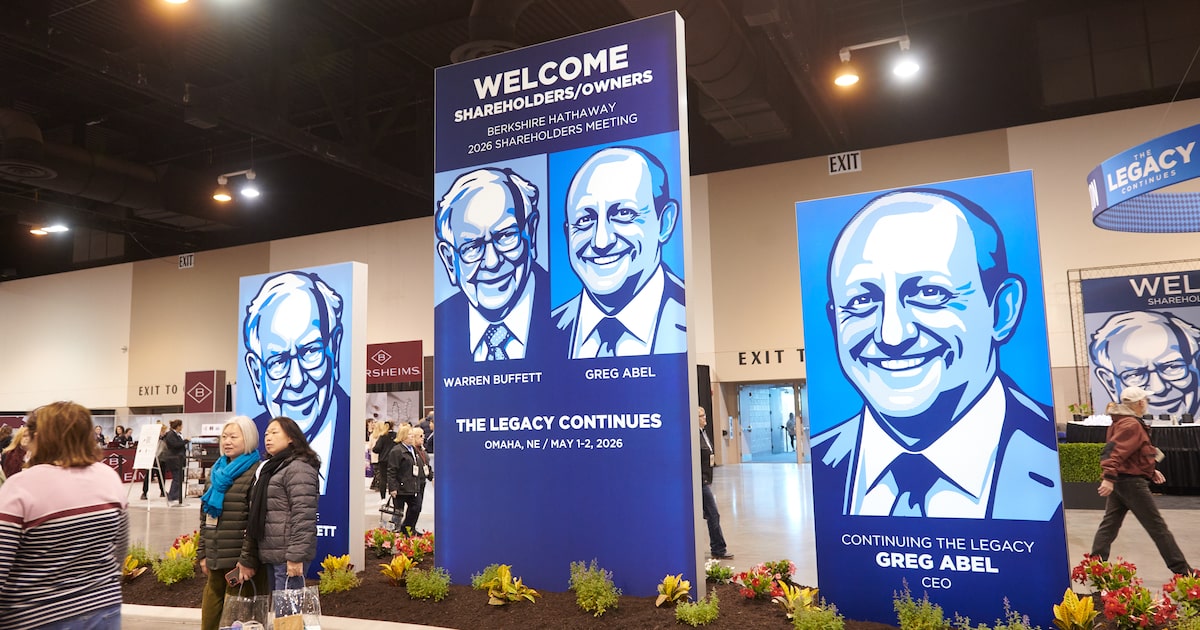 Buffett cede silla en Berkshire, Abel lidera transición